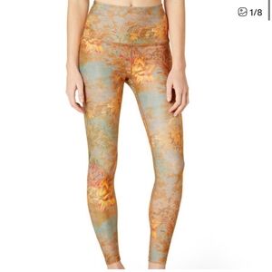NWT --- Beyond Yoga Multicolor Floral Leggings